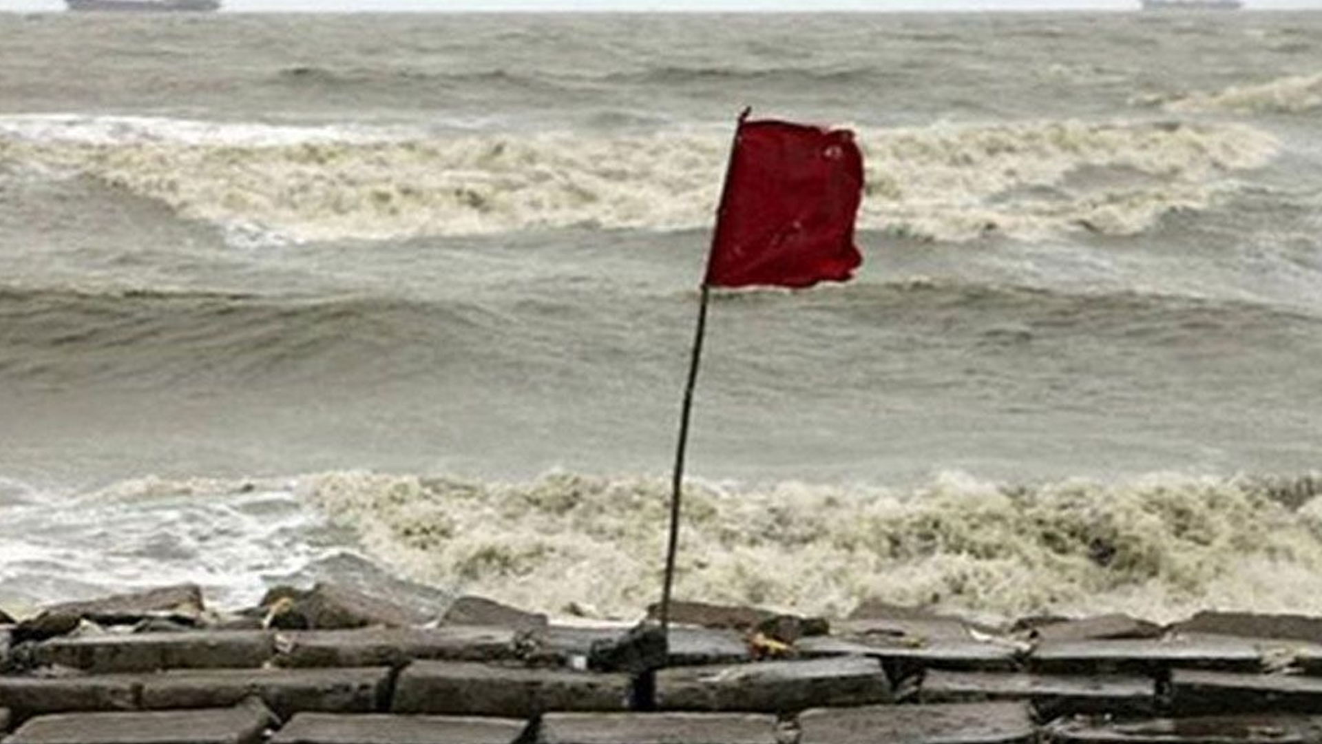 সমুদ্র বন্দরগুলোতে ৩ নম্বর স্থানীয় সতর্ক সংকেত